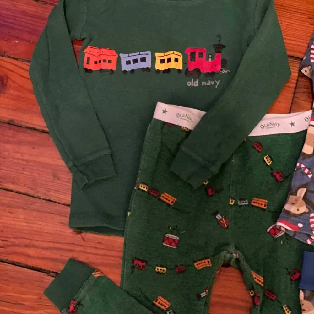 Old Navy Matching Pjs 2 pairs Size 2T